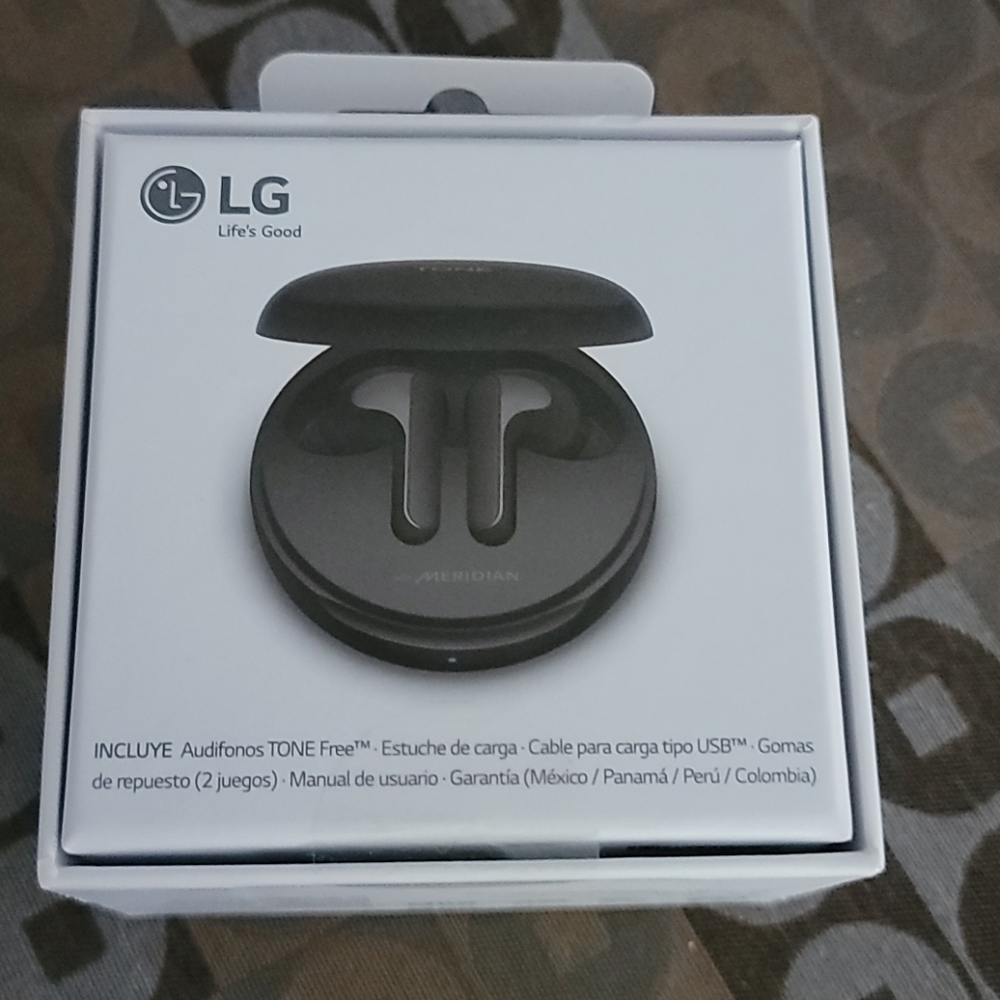 NWT Tone w/Meridian Ear Phones - Picture 2 of 6